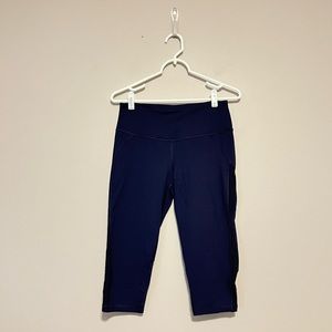 Like new VS Knockout Crops—medium